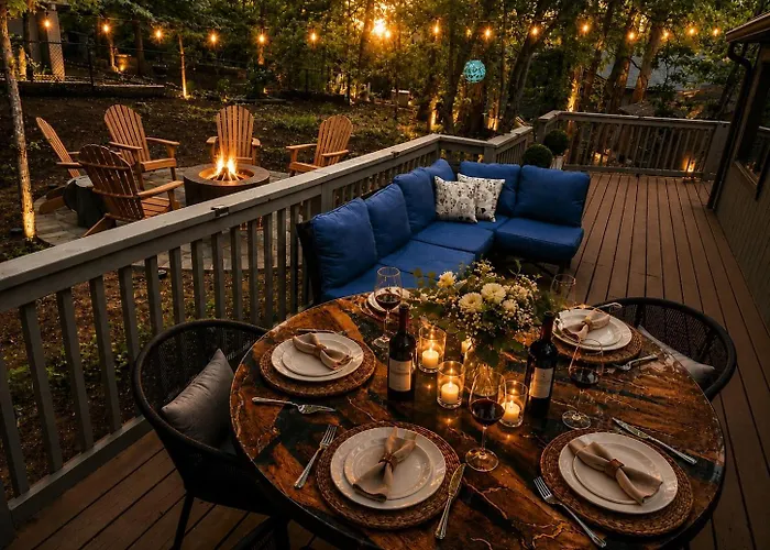 "decked Out" Luxury Treehouse Holiday home Indian Pine