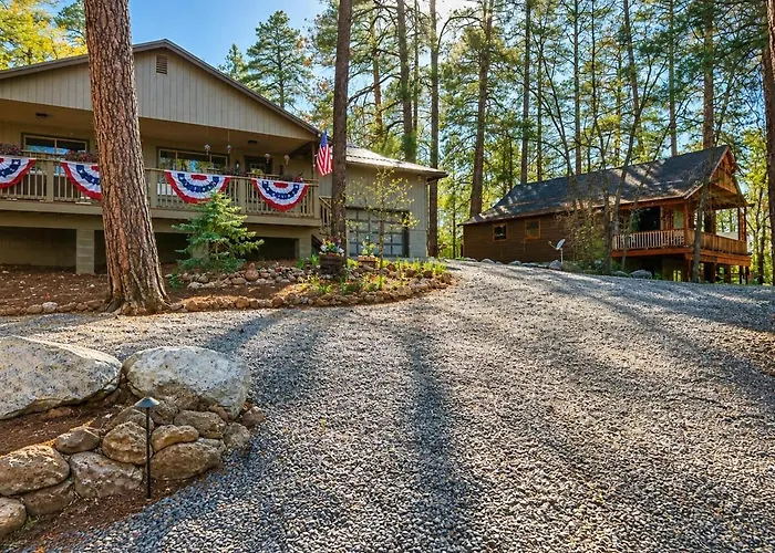 "decked Out" Luxury Treehouse Holiday home