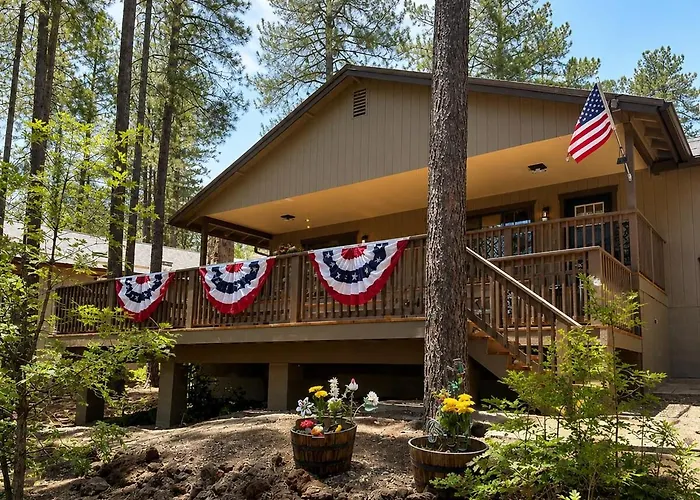 "decked Out" Luxury Treehouse