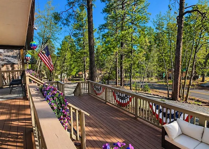 "decked Out" Luxury Treehouse *