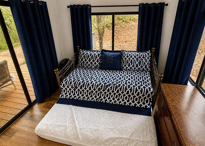 "decked Out" Luxury Treehouse Holiday home