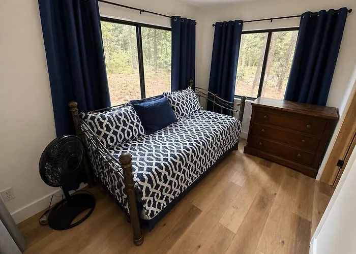 "decked Out" Luxury Treehouse